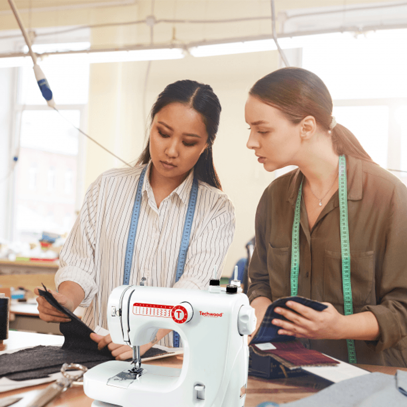Electronice si Electrocasnice - Ingrijirea tesaturilor - Masini de cusut - Masina de cusut Techwood TMAC-1095, 10 cusaturi - Infinity.ro