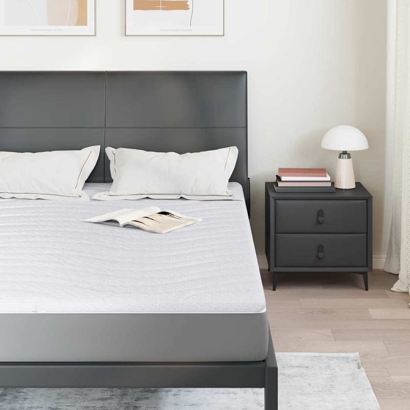 Casa si Gradina - Mobilier - Saltele si somiere - Toppere - Topper pentru saltea Alb 140 x 200 cm Polyester fara adeziv - Infinity.ro