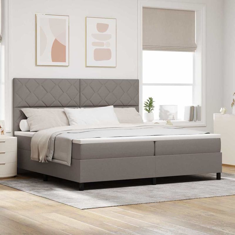 Casa si Gradina - Mobilier - Paturi si accesorii - Paturi - Pat cu saltea cu arcuri si LED-uri in taupe, 200 x 200 cm - Infinity.ro