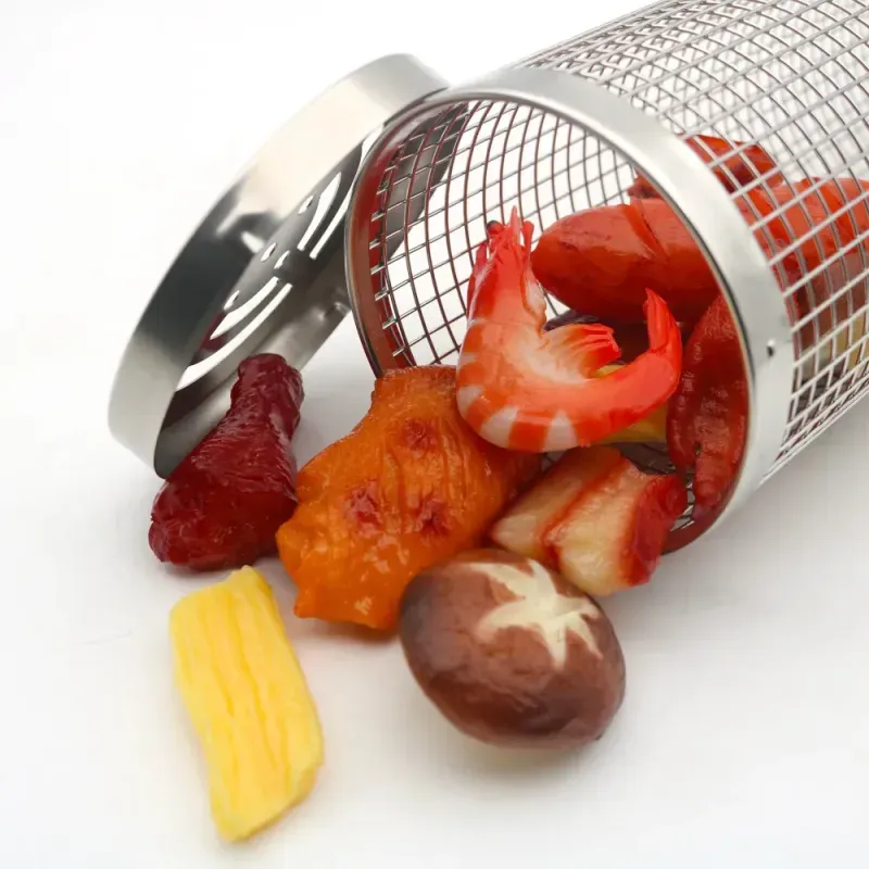 Casa si Gradina - Gradina si terasa - Gratare si accesorii - Accesorii gratare - Set 2 Cosuri cilindrice pentru gratar cu maner din lemn, suport, 2 furculite, rezistent la temperaturi foarte ridicate - Infinity.ro