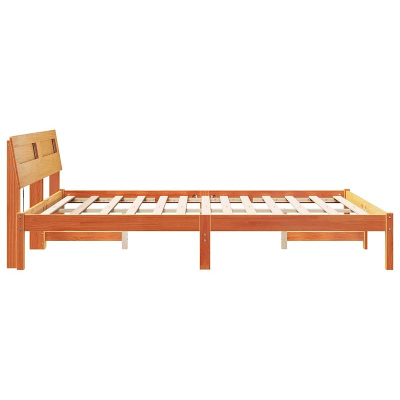 Casa si Gradina - Mobilier - Paturi si accesorii - Paturi - Cadru de pat Maro ceruit 150 x 200 cm Lemn de brad solid - Infinity.ro