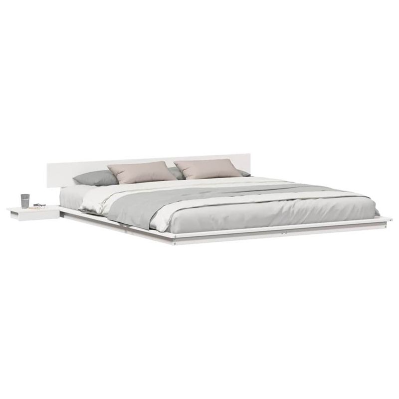 Casa si Gradina - Mobilier - Paturi si accesorii - Paturi - Cadru de Pat de Podea cu Mese de Noapte Alb 180x200cm Lemn Masiv - Infinity.ro