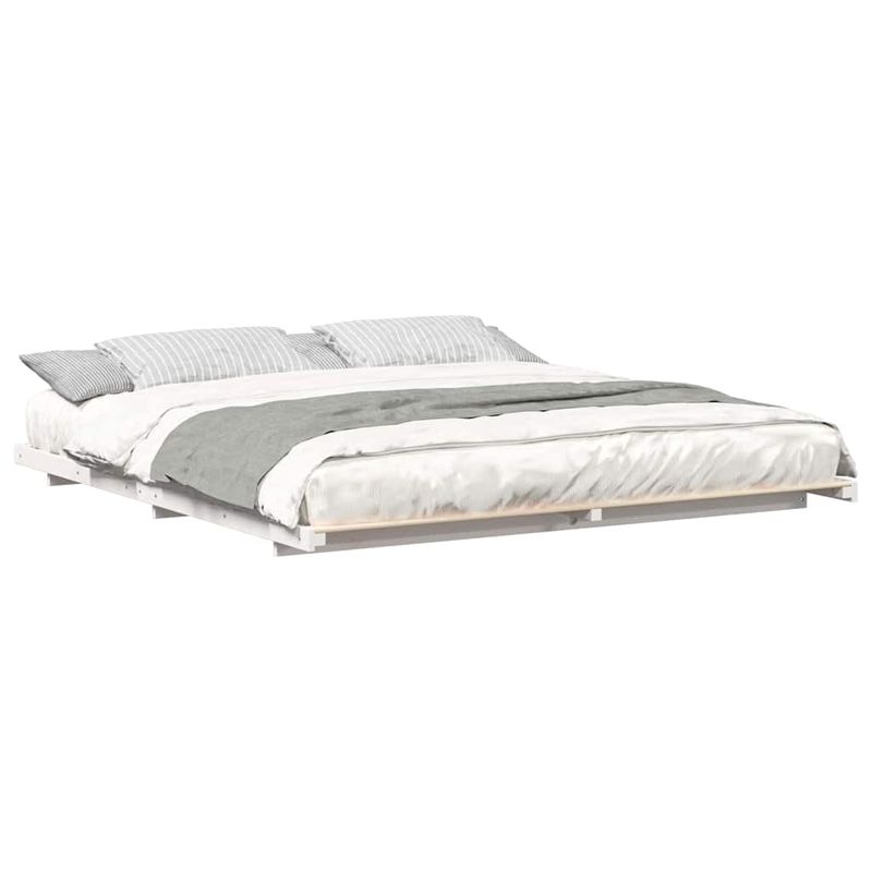 Casa si Gradina - Mobilier - Paturi si accesorii - Paturi - Cadru de pat de podea Alb 180 x 220 cm Lemn masiv de pin - Infinity.ro