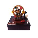 Casa si Gradina - Decoratiuni - Obiecte decorative - Accesorii decorative - Cutie muzicala, cu cheita, Circuit in jurul roatei cu cheita, Maro, 15 cm, YL2024 - Infinity.ro