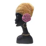 Casa si Gradina - Decoratiuni - Obiecte decorative - Accesorii decorative - Statueta decorativa, Femeie Africana cu trandafir, Auriu, 30 cm,  1174HG - Infinity.ro