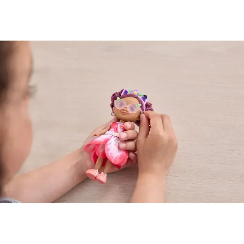 Jucarii, Copii si Bebe - Jucarii si jocuri - Papusi si accesorii - Papusi - Gabbys Dollhouse Filmul Papusa Printesa Cu Accesorii - Infinity.ro