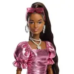 Jucarii, Copii si Bebe - Jucarii si jocuri - Papusi si accesorii - Papusi - Papusi Barbie Deluxe Style Rochie Roz Metalizat Coral - Infinity.ro
