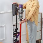 Electronice si Electrocasnice - Ingrijirea locuintei - Accesorii aparate pentru ingrijirea locuintei - Suport Premium Pentru Aspirator Dyson, V15 V12 V11 V10 V8 V7 V6 GEN5 , Montaj Fara Gauri in Pereti,  126x22x28.5 cm - Infinity.ro