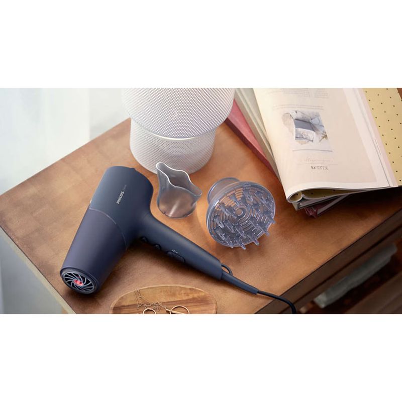 Ingrijire personala si Cosmetice - Aparate & accesorii ingrijire personala - Hair styling - Uscatoare de par - Uscator de par Philips BHD510/00, 2300W, ingrijire cu ioni, 2 setari de viteza, 3 setari de temperatura, difuzor - Infinity.ro