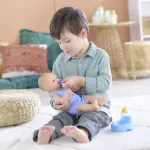 Jucarii, Copii si Bebe - Jucarii si jocuri - Papusi si accesorii - Papusi - Corolle Mgp Bebelusul Paul Cu Accesorii 36cm - Infinity.ro