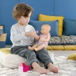 Jucarii, Copii si Bebe - Jucarii si jocuri - Papusi si accesorii - Papusi - Corolle Mgp Bebelusul Emma Cu Accesorii 36cm - Infinity.ro