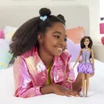 Jucarii, Copii si Bebe - Jucarii si jocuri - Papusi si accesorii - Papusi - Barbie Fashionistas Papusa Barbie Bruneta Cu Rochie Mov Cu Paiete - Infinity.ro