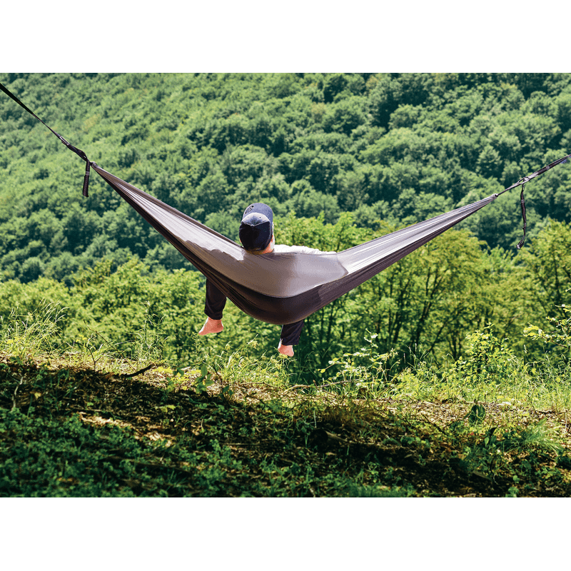 Casa si Gradina - Gradina si terasa - Balansoare si hamace - Hamace si suporturi - Hamac hikerjoy, material tip parasuta, ultra usor, portabil, 270x140 cm, curele prindere si carabine incluse, negru+gri - Infinity.ro