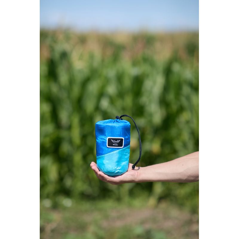 Casa si Gradina - Gradina si terasa - Balansoare si hamace - Hamace si suporturi - Hamac hikerjoy,material tip parasuta, ultra usor,portabil,270x140 cm,curele prindere si carabine incluse, albastru - Infinity.ro