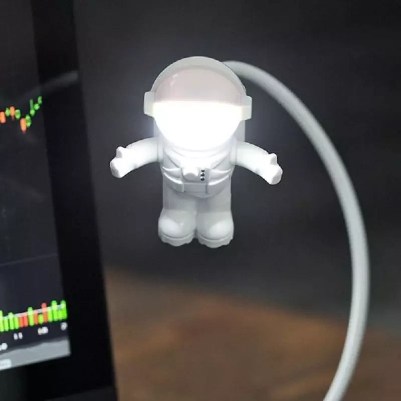 Casa si Gradina - Corpuri si surse de iluminat - Veioze si lampi - Lampi de veghe copii - Lampa LED, model astronaut, alimentare USB, Gonga® Alb - Infinity.ro
