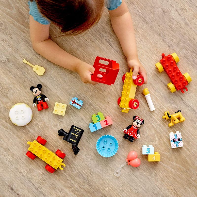 Jucarii, Copii si Bebe - Jucarii si jocuri - Seturi de constructie si cuburi - Seturi de constructie - Lego duplo  trenul zilei aniversare mickey si minnie 10941 - Infinity.ro
