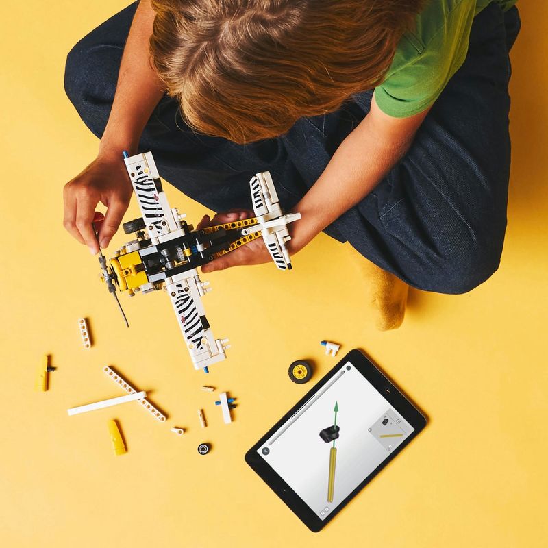 Jucarii, Copii si Bebe - Jucarii si jocuri - Seturi de constructie si cuburi - Seturi de constructie - Lego technic avion pentru zone greu accesibile 42198 - Infinity.ro