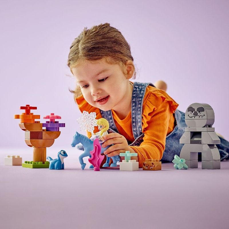 Jucarii, Copii si Bebe - Jucarii si jocuri - Seturi de constructie si cuburi - Seturi de constructie - Lego duplo disney elsa si bruni in padurea fermecata 10418 - Infinity.ro