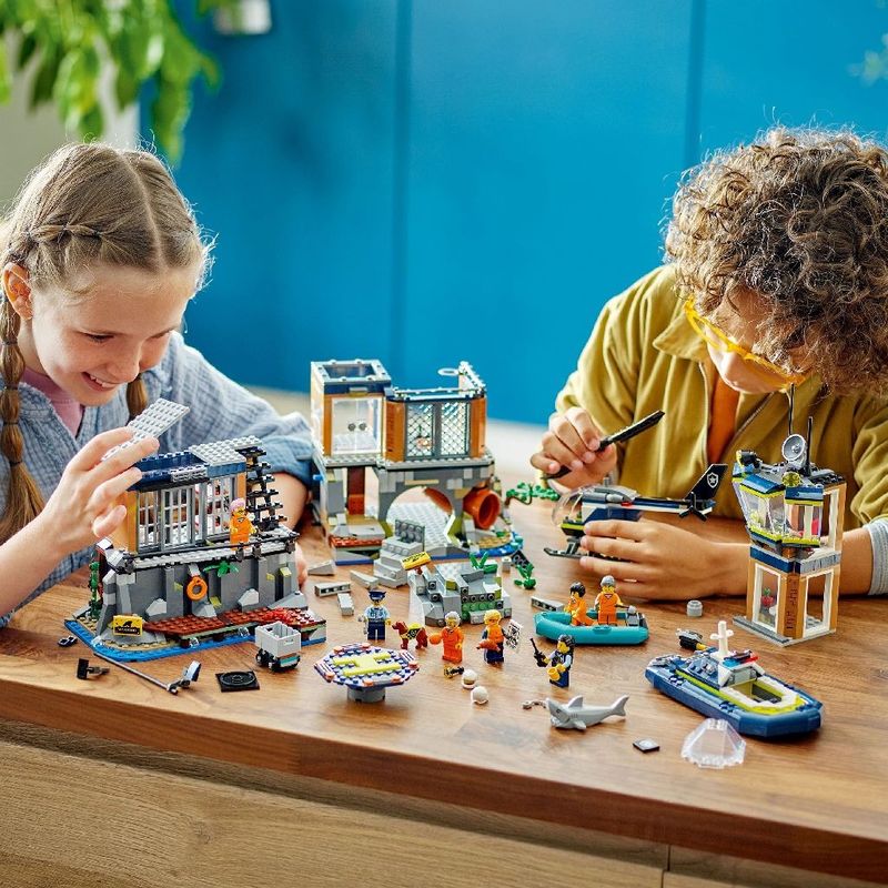 Jucarii, Copii si Bebe - Jucarii si jocuri - Seturi de constructie si cuburi - Seturi de constructie - Lego city insula inchisoare 60419 - Infinity.ro