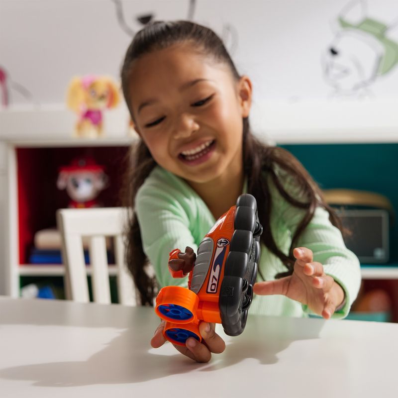 Jucarii, Copii si Bebe - Jucarii si jocuri - Vehicule si jucarii cu telecomanda - Masinute - Patrula catelusilor set vehicul de baza hovercraft si figurina zuma - Infinity.ro