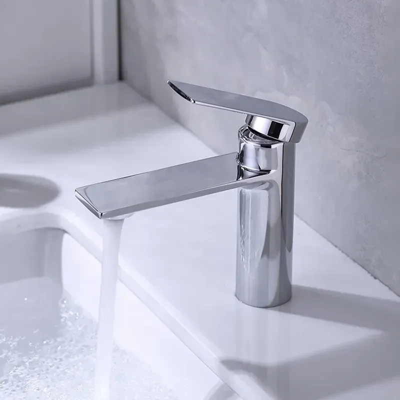 Casa si Gradina - Sanitare - Lavoar baie si accesorii - Baterii sanitare - Baterie chiuveta baie La Brocca ROMA P800D105, Monocomanda, Design slim, Racorduri incluse, Economie de apa, alama - Infinity.ro