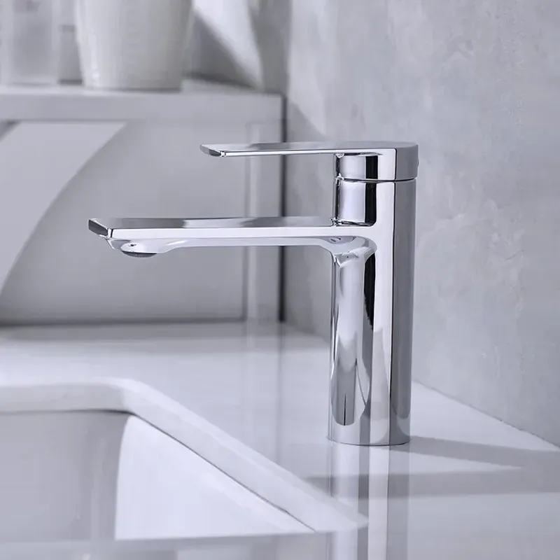 Casa si Gradina - Sanitare - Lavoar baie si accesorii - Baterii sanitare - Baterie chiuveta baie La Brocca ROMA P800D105, Monocomanda, Design slim, Racorduri incluse, Economie de apa, alama - Infinity.ro