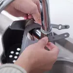 Market - Curatenie si intretinere casa - Produse bucatarie - Lavete si bureti - Suport pentru burete de vase bucatarie pentru chiuveta, curea reglabila din silicon, Gonga® Gri - Infinity.ro