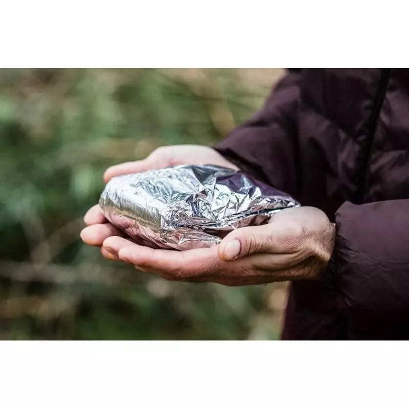 Sport si Outdoor - Camping - Accesorii camping si drumetii - Pelerina termica cu gluga, marime universala, Gonga® Argintiu - Infinity.ro