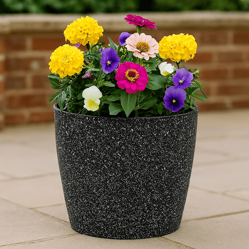 Casa si Gradina - Gradinarit si plante - Plante si ghivece - Ghivece si suporturi - Ghiveci pentru flori din plastic rezistent, culoare neagra, Stone Effect, diametru 23 cm, inaltime 20.5 cm, cu scurgere - Infinity.ro