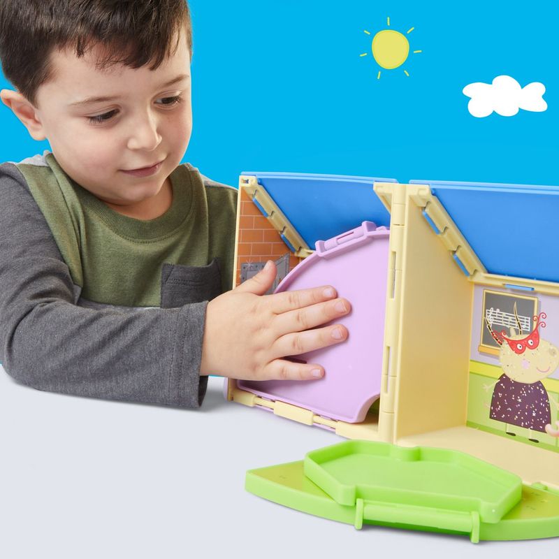 Jucarii, Copii si Bebe - Jucarii si jocuri - Figurine - Peppa pig locul de joaca apasa si deschide al lui peppa - Infinity.ro