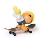 Jucarii, Copii si Bebe - Jucarii si jocuri - Figurine - Tech dech sk8 crew pachet placa si figurina 9.6cm sapca galbena - Infinity.ro