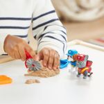 Jucarii, Copii si Bebe - Jucarii si jocuri - Figurine - Patrula catelusilor Rubble si echipa charger si wheeler constructie cu nisip kinetic - Infinity.ro