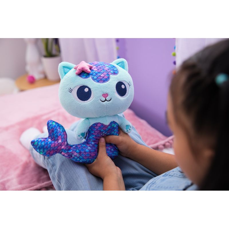 Jucarii, Copii si Bebe - Jucarii si jocuri - Jucarii de plus - Gabbys Dollhouse jucarie de plus pisirena fintastic 25cm - Infinity.ro