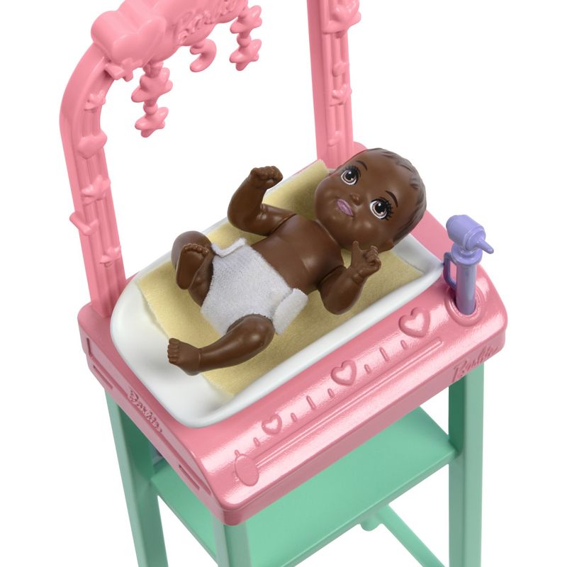 Jucarii, Copii si Bebe - Jucarii si jocuri - Papusi si accesorii - Papusi - Barbie cariere set mobilier cu papusa doctor pediatru blonda - Infinity.ro