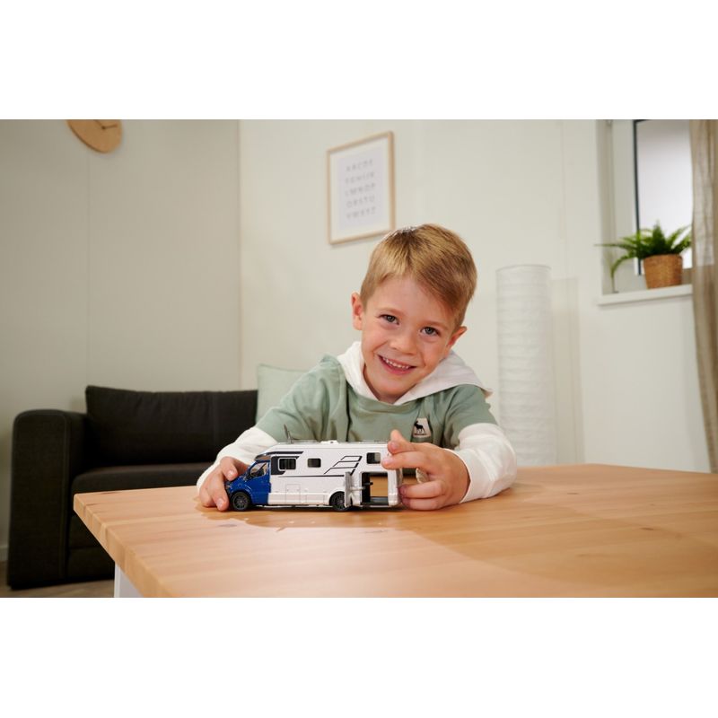 Jucarii, Copii si Bebe - Jucarii si jocuri - Vehicule si jucarii cu telecomanda - Masinute - Majorette rulota hymer b class scara 1 la 43 - Infinity.ro