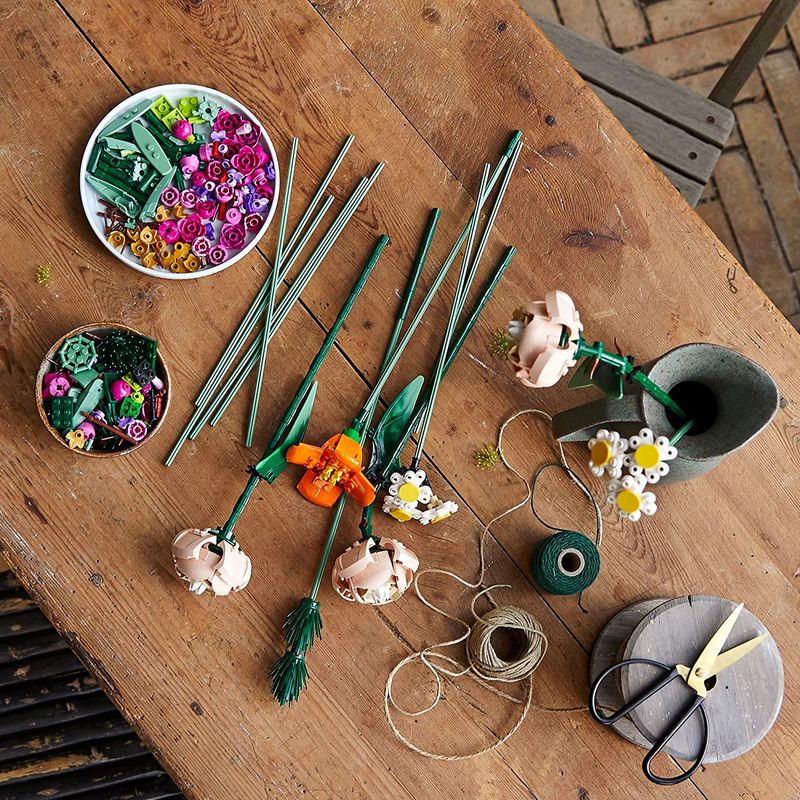 Jucarii, Copii si Bebe - Jucarii si jocuri - Seturi de constructie si cuburi - Seturi de constructie - Lego buchet de flori 10280 - Infinity.ro