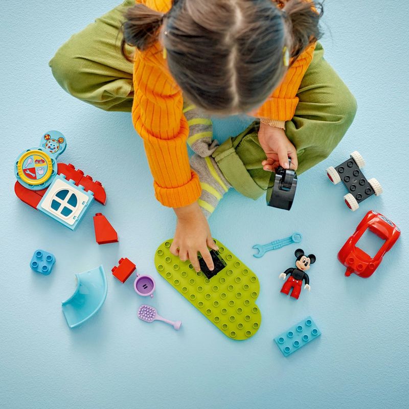 Jucarii, Copii si Bebe - Jucarii si jocuri - Seturi de constructie si cuburi - Cuburi si caramizi - Lego duplo clubul si masina lui mickey mouse 10454 - Infinity.ro