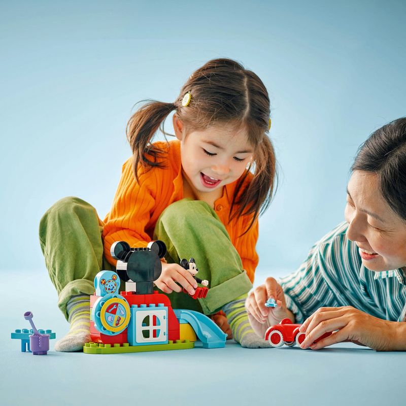 Jucarii, Copii si Bebe - Jucarii si jocuri - Seturi de constructie si cuburi - Cuburi si caramizi - Lego duplo clubul si masina lui mickey mouse 10454 - Infinity.ro