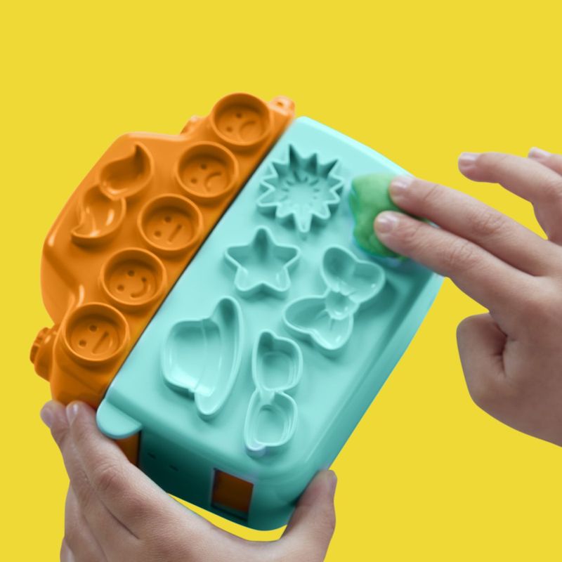 Jucarii, Copii si Bebe - Jucarii si jocuri - Jucarii & jocuri educative - Pasta, lut si nisip modelabil - Play doh set aparat foto - Infinity.ro