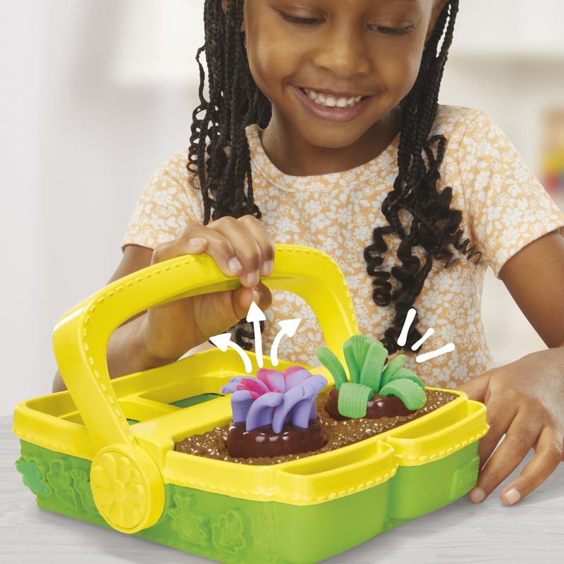 Jucarii, Copii si Bebe - Jucarii si jocuri - Jucarii & jocuri educative - Pasta, lut si nisip modelabil - Play-doh set gradina inflorita - Infinity.ro