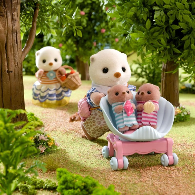 Jucarii, Copii si Bebe - Jucarii si jocuri - Figurine - Figurine Sylvanian Families-Familia Vidrelor De Mare - Infinity.ro