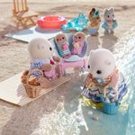 Jucarii, Copii si Bebe - Jucarii si jocuri - Figurine - Figurine Sylvanian Families-Familia Vidrelor De Mare - Infinity.ro