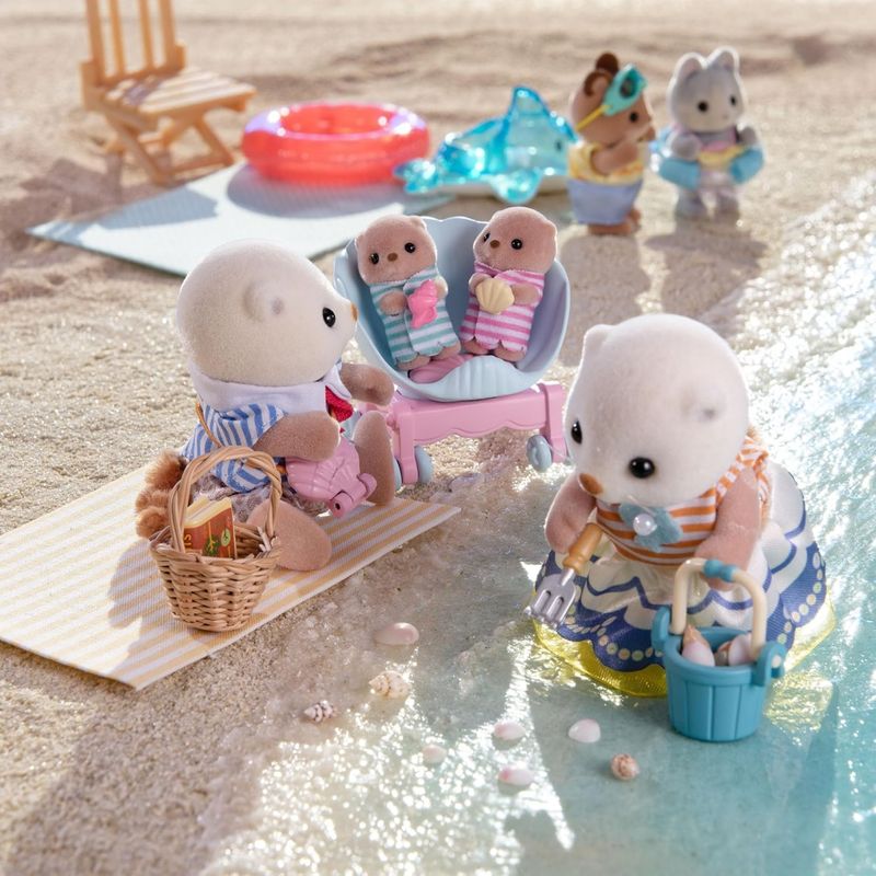 Jucarii, Copii si Bebe - Jucarii si jocuri - Figurine - Figurine Sylvanian Families-Familia Vidrelor De Mare - Infinity.ro