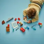 Jucarii, Copii si Bebe - Jucarii si jocuri - Seturi de constructie si cuburi - Seturi de constructie - Lego Duplo Vizita Lui Mcqueen La Garajul Lui Doc 10456 - Infinity.ro