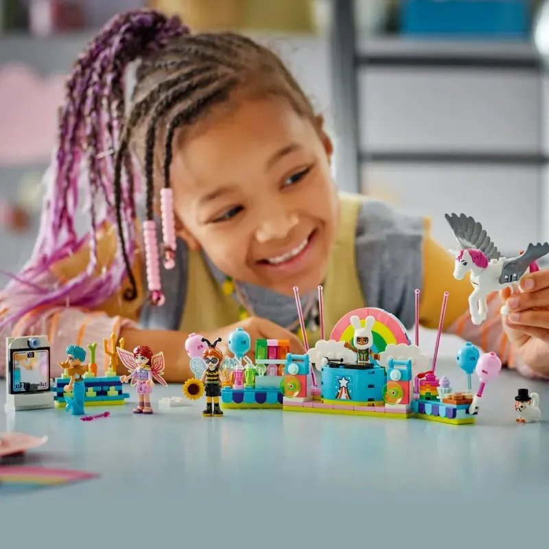 Jucarii, Copii si Bebe - Jucarii si jocuri - Seturi de constructie si cuburi - Seturi de constructie - Lego Friends Bal Mascat Cu Unicornul Si Zana 42661 - Infinity.ro