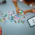 Jucarii, Copii si Bebe - Jucarii si jocuri - Seturi de constructie si cuburi - Seturi de constructie - Lego Friends Bal Mascat Cu Unicornul Si Zana 42661 - Infinity.ro