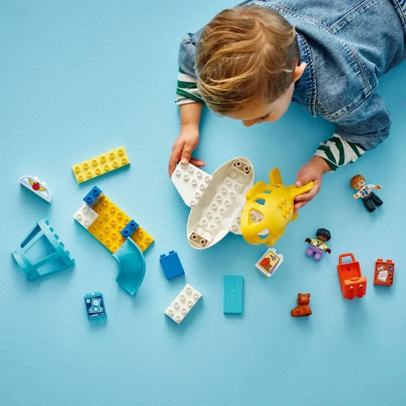 Jucarii, Copii si Bebe - Jucarii si jocuri - Seturi de constructie si cuburi - Seturi de constructie - Lego Duplo Prima Oara La Aeroport 10443 - Infinity.ro