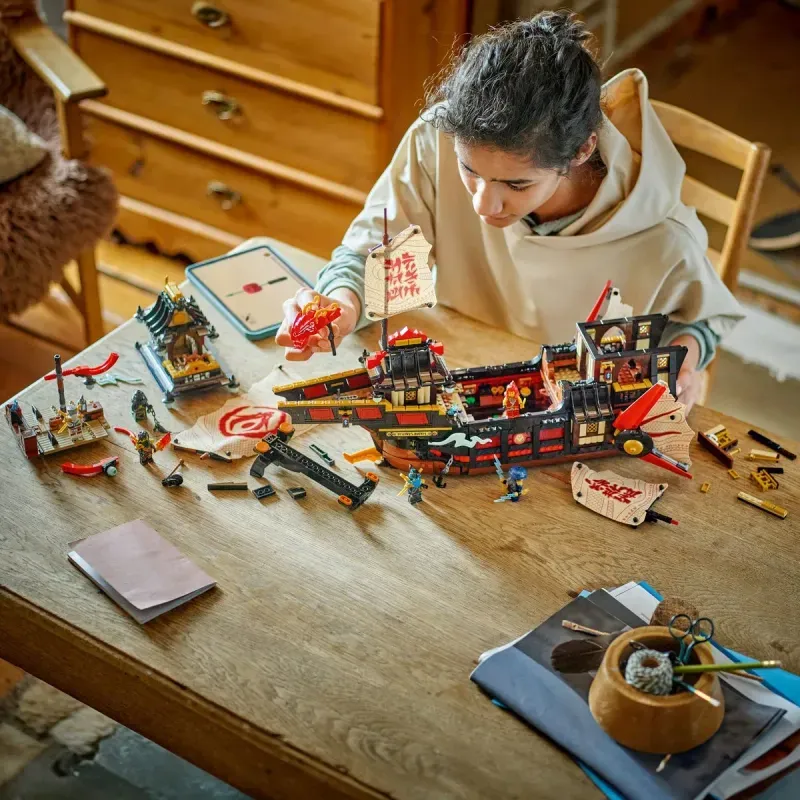 Jucarii, Copii si Bebe - Jucarii si jocuri - Seturi de constructie si cuburi - Seturi de constructie - Lego Ninjago Nava Bounty A Templului 71848 - Infinity.ro