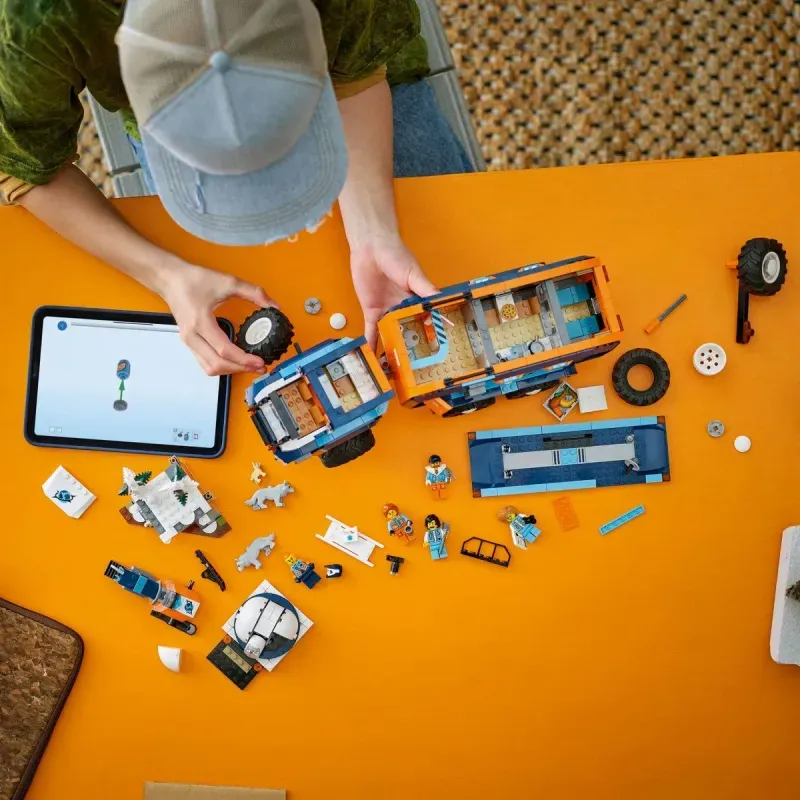 Jucarii, Copii si Bebe - Jucarii si jocuri - Seturi de constructie si cuburi - Seturi de constructie - Lego City Camionul Laborator Stiintific Al Exploratorilor Arctici 60471 - Infinity.ro