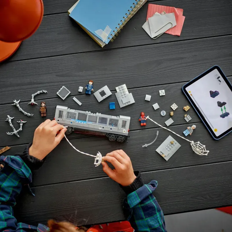 Jucarii, Copii si Bebe - Jucarii si jocuri - Seturi de constructie si cuburi - Seturi de constructie - Lego Marvel Lupta Pe Acoperisul Trenului Omul Paianjen Si Doc Ock 76321 - Infinity.ro